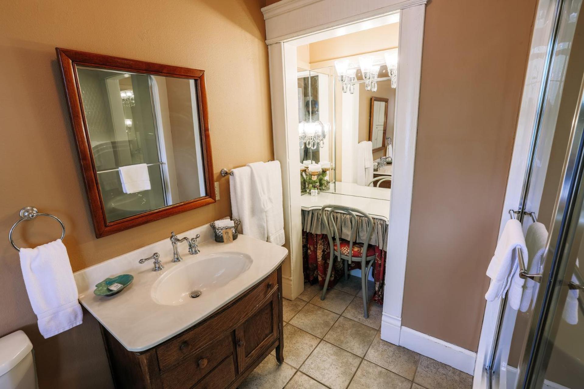 Walnut Street Bed & Breakfast Springfield