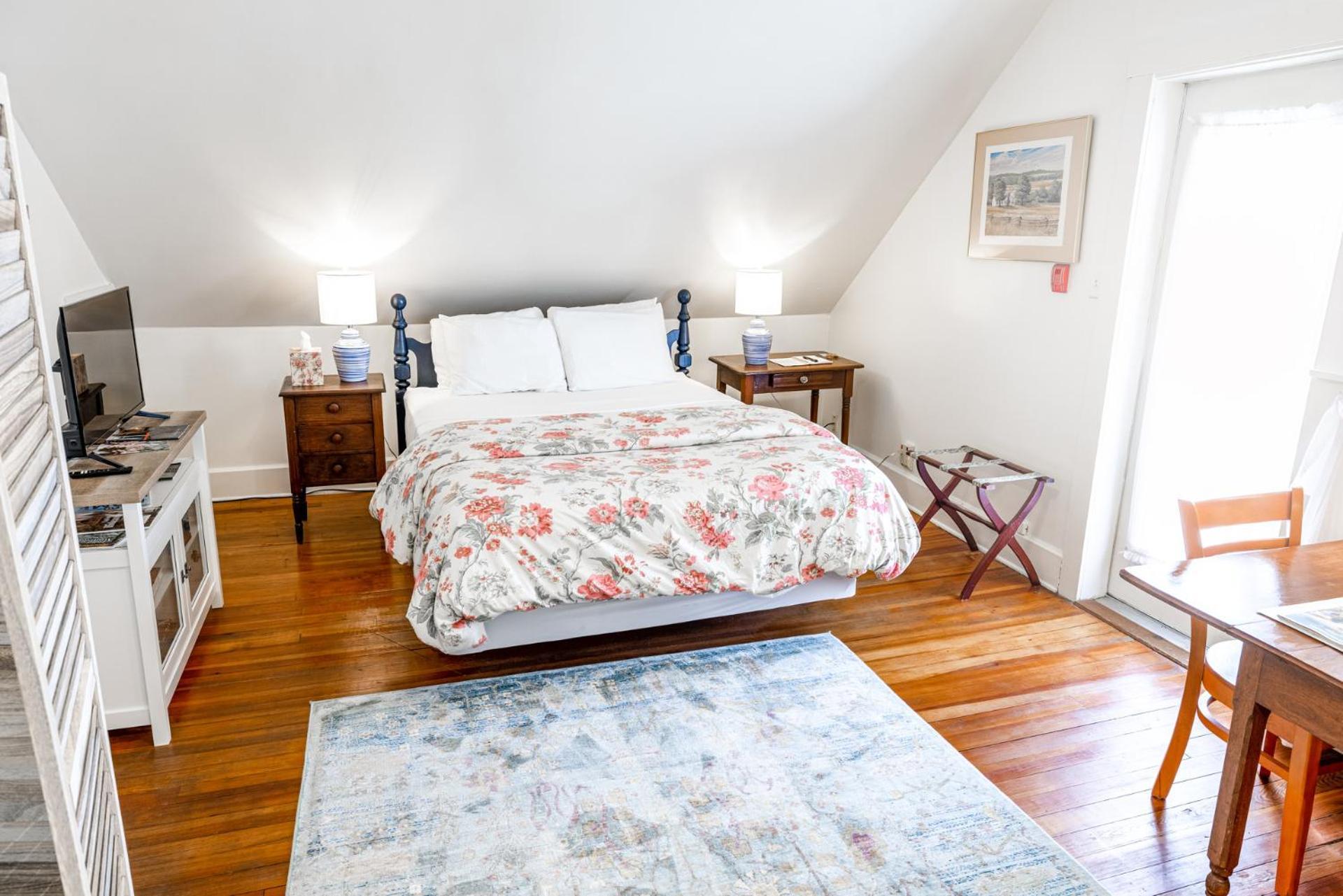 Walnut Street 3*