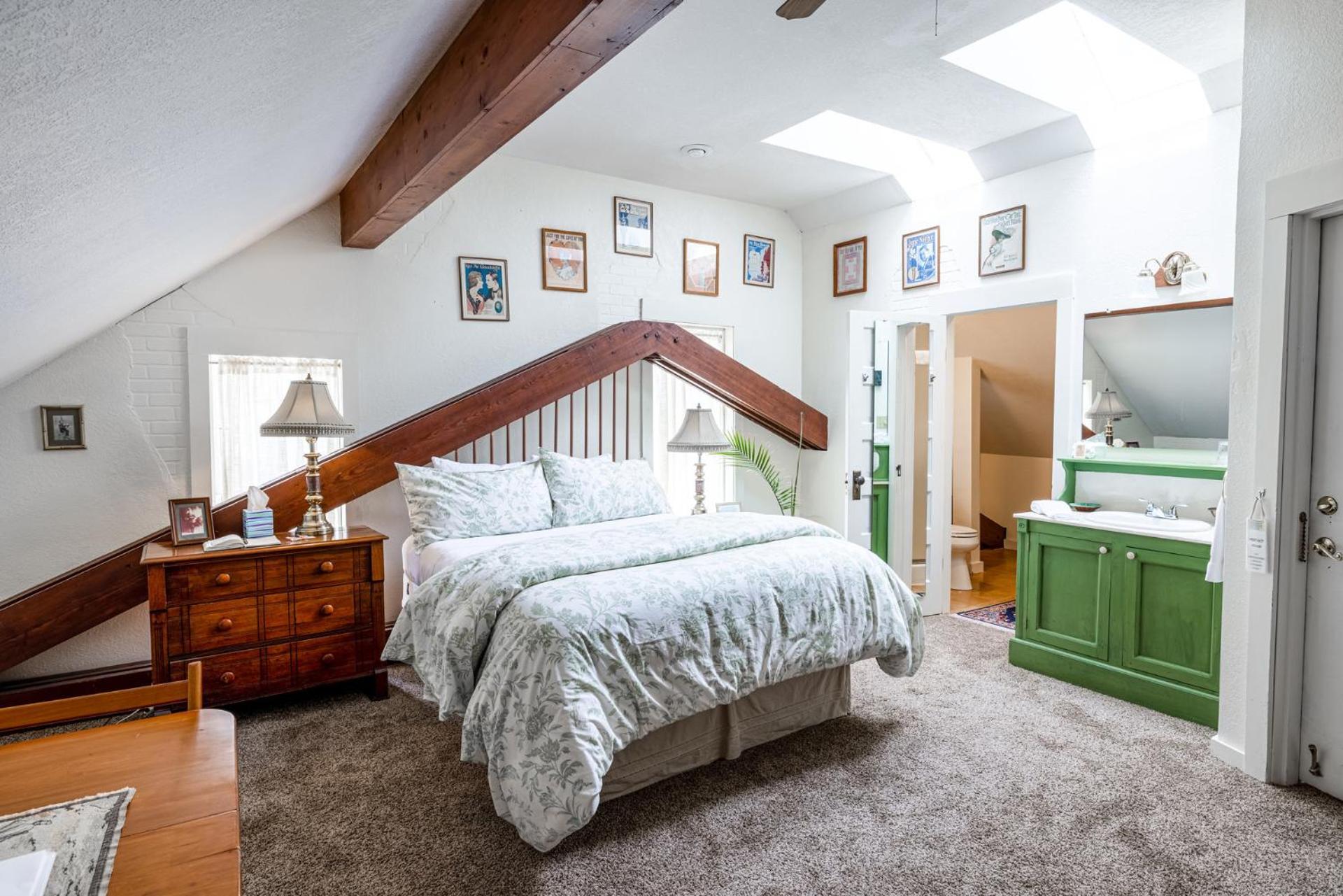 Walnut Street Bed & Breakfast 3*