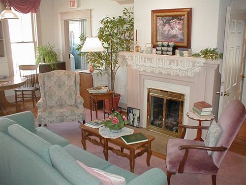 Walnut Street Bed & Breakfast Springfield
