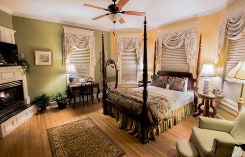 Walnut Street 3* Springfield