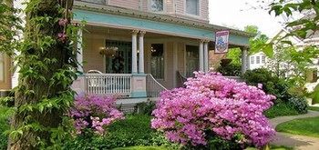 Walnut Street Bed & Breakfast 3*